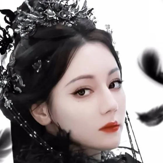 chat with ai character: Хэ Сы Му