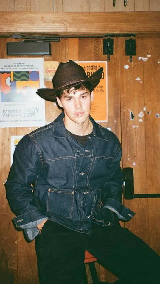 Talkie AI - Chat with tristan