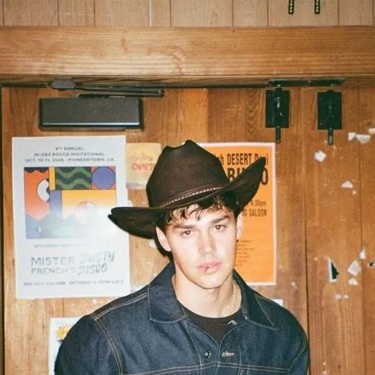 chat with ai character: tristan 