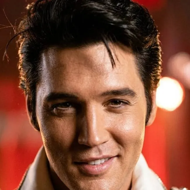 chat with ai character: Elvis 