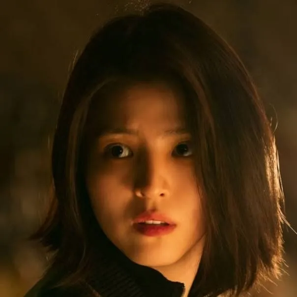 chat with ai character: Yoon Ji-woo