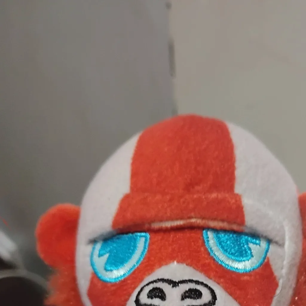chat with ai character: skar King plushie