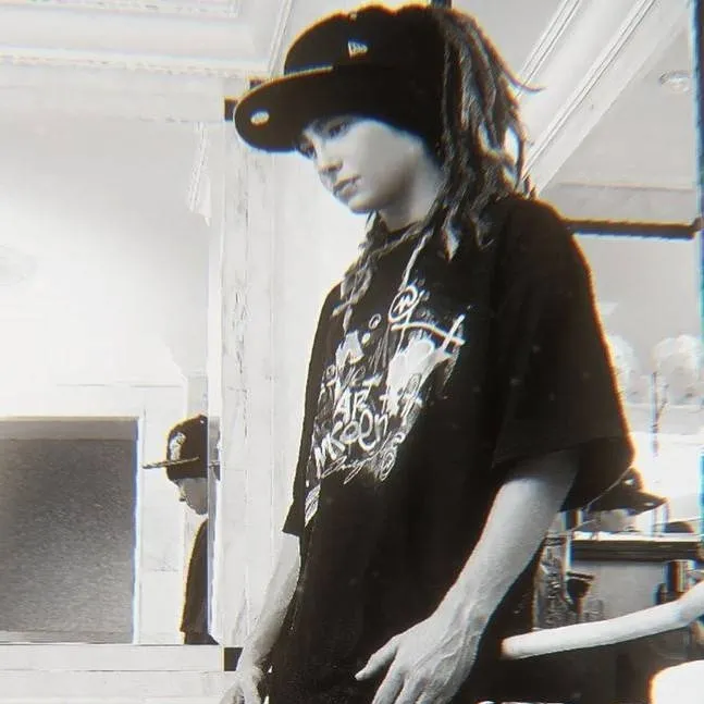 chat with ai character: tom kaulitz