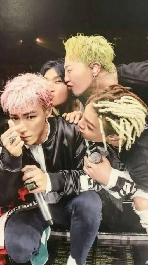 ai character: Bigbang  background