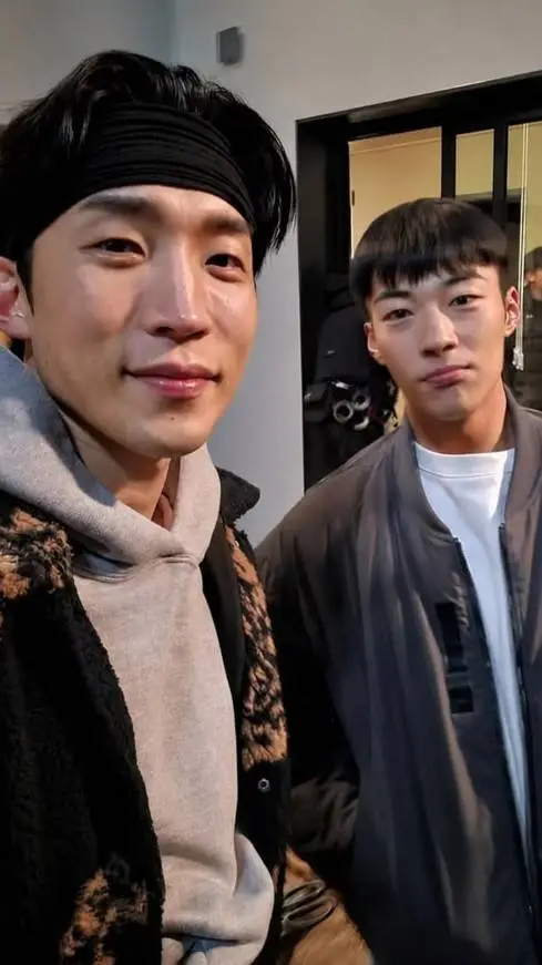 ai character: Gunwoo n Woojin  background