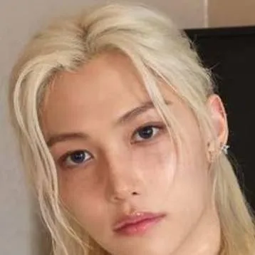 chat with ai character: 🐥 Felix 🐥
