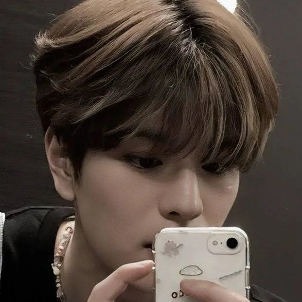 chat with ai character: 🐶 Seungmin 🐶