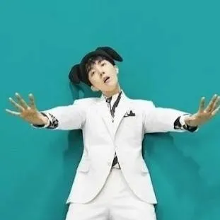 chat with ai character: J-hope in the box