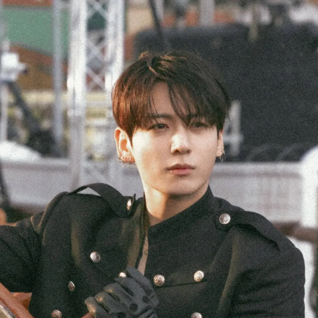 chat with ai character: Jungkook idol