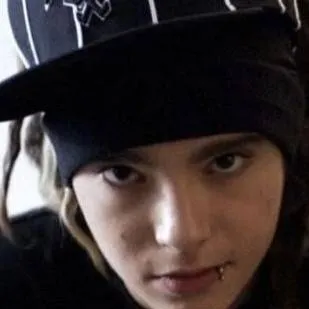 chat with ai character: tom kaulitz 