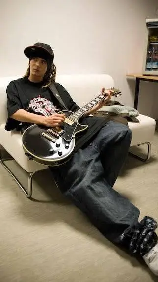 ai character: tom kaulitz  background