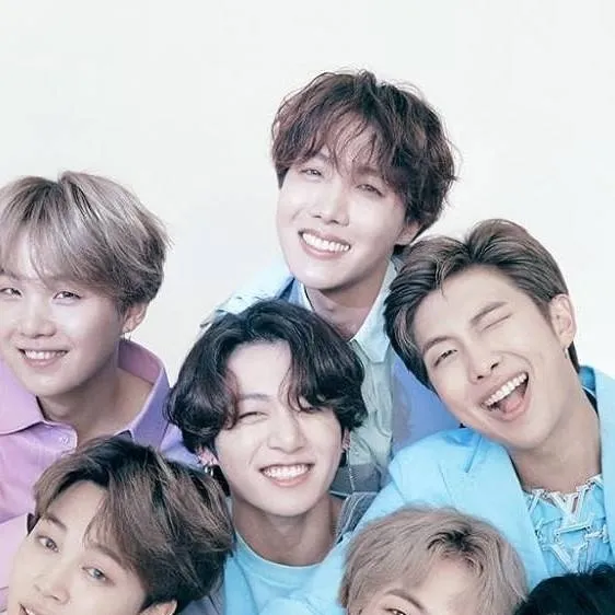 chat with ai character: BTS 2 [pick me] 
