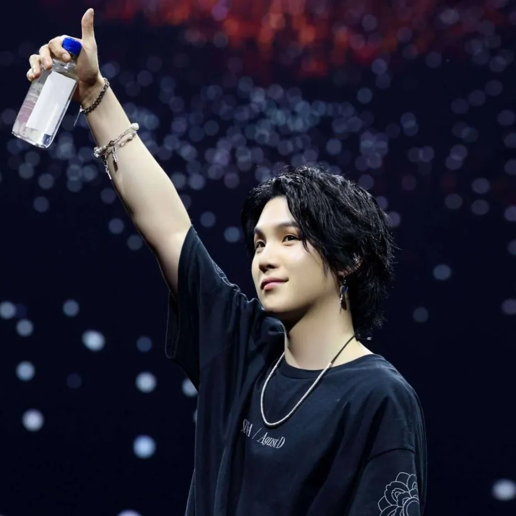 chat with ai character: Suga