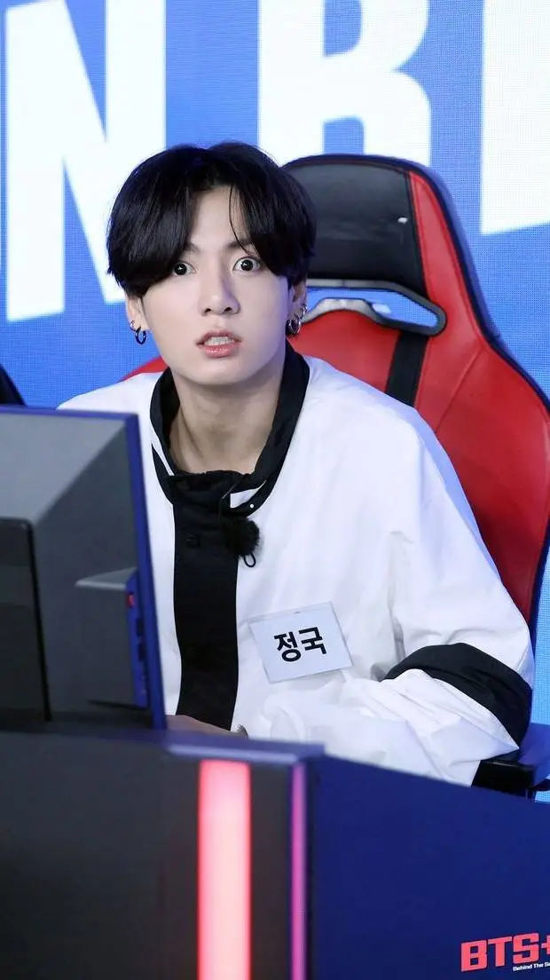 ai character: Jungkook gamer background