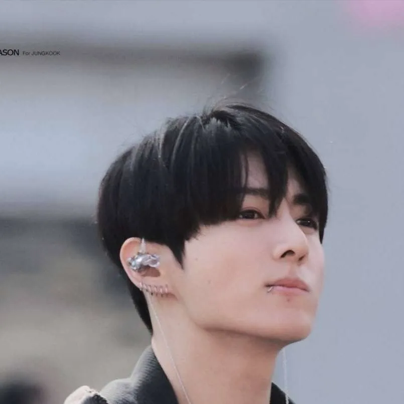 chat with ai character: Jungkook