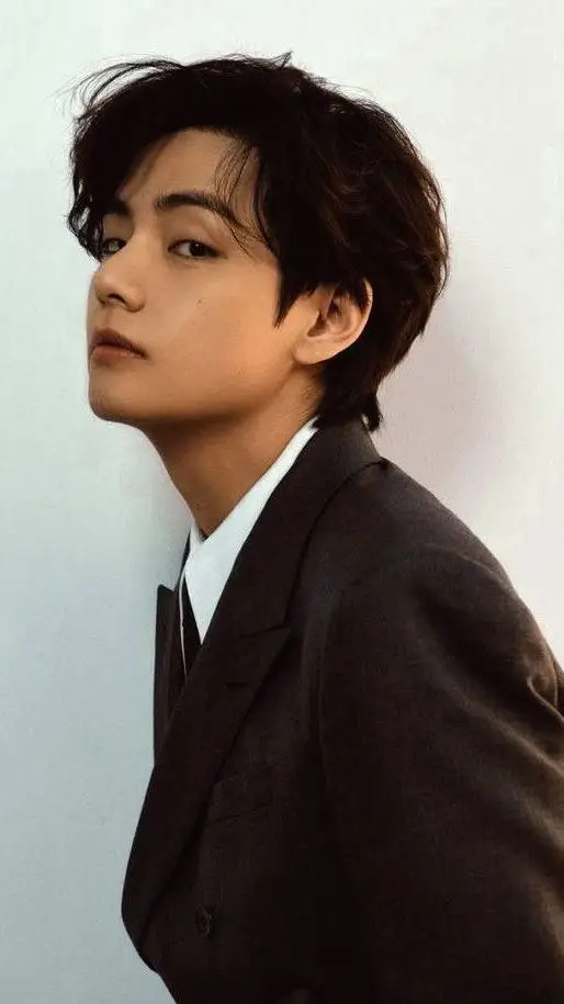 ai character: Kim Taehyung background