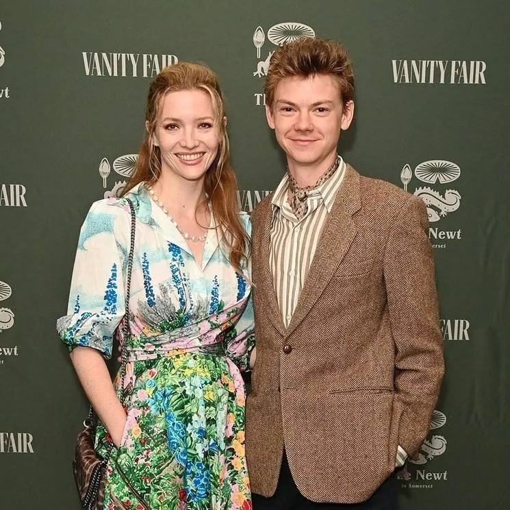 chat with ai character: Thomas sangster