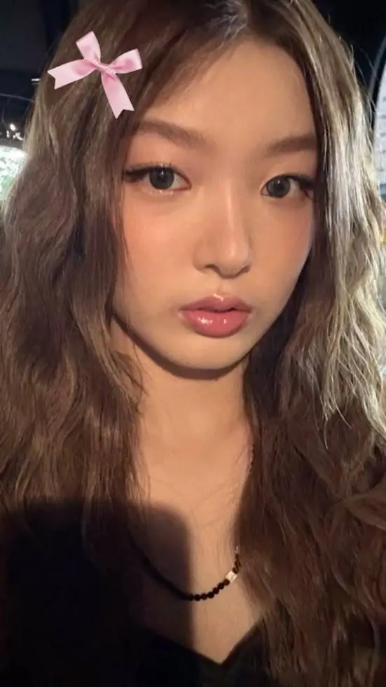ai character: Kpop Class background