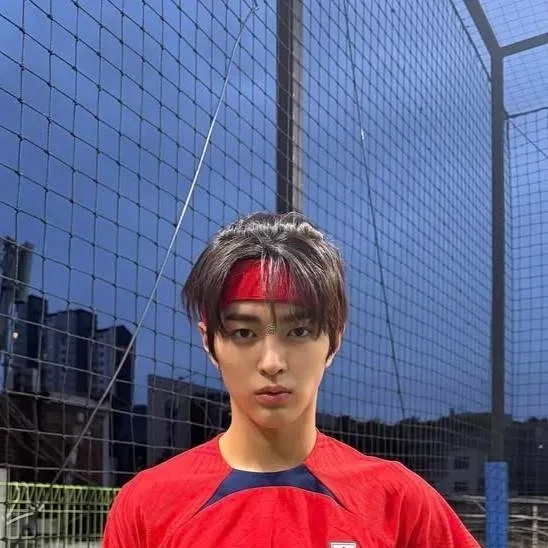 chat with ai character: Ahn keonho