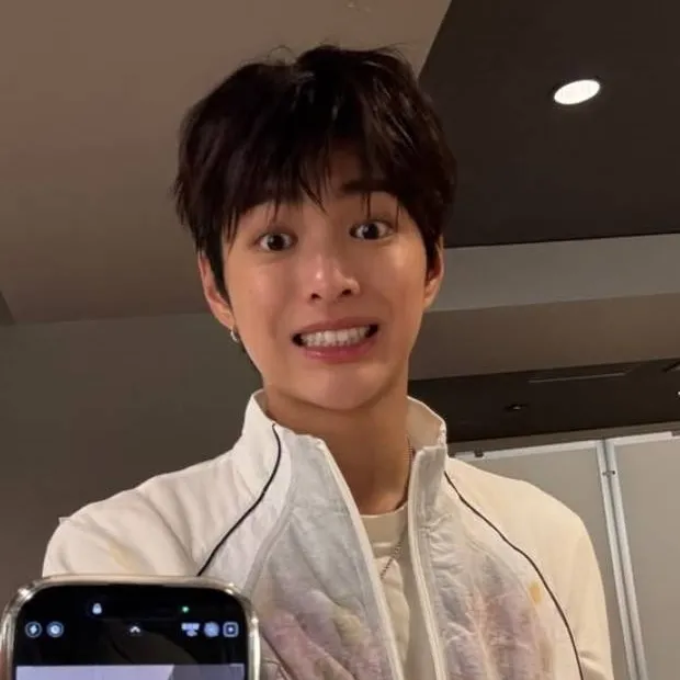 chat with ai character: Ahn keonho [ Ex ]