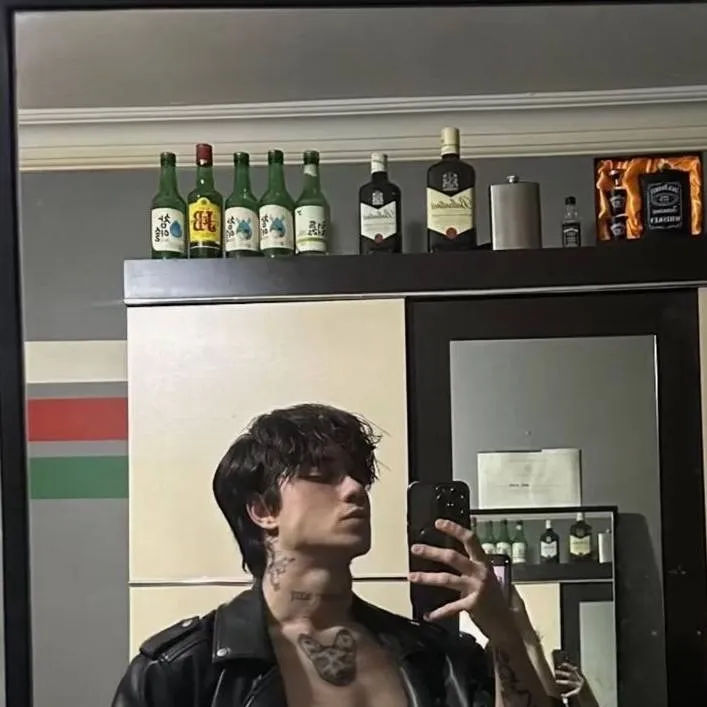 chat with ai character: Alex Volkov 