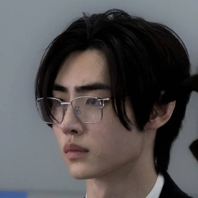 chat with ai character: Park Sunghoon