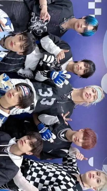 ai character: Stray kids (BL) background