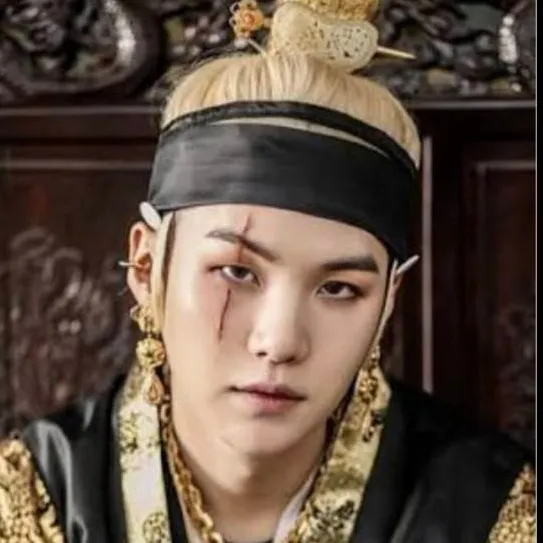 chat with ai character: Prince Yoongi 