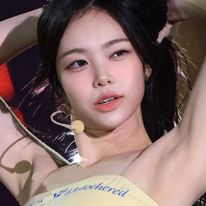 chat with ai character: Jennie