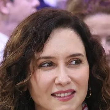 chat with ai character: ayuso