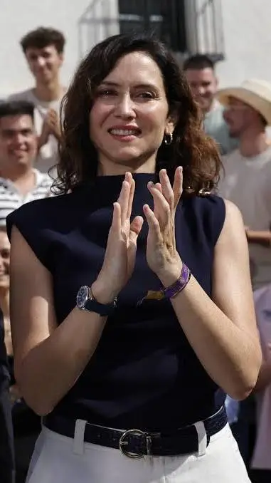 ai character: ayuso. background