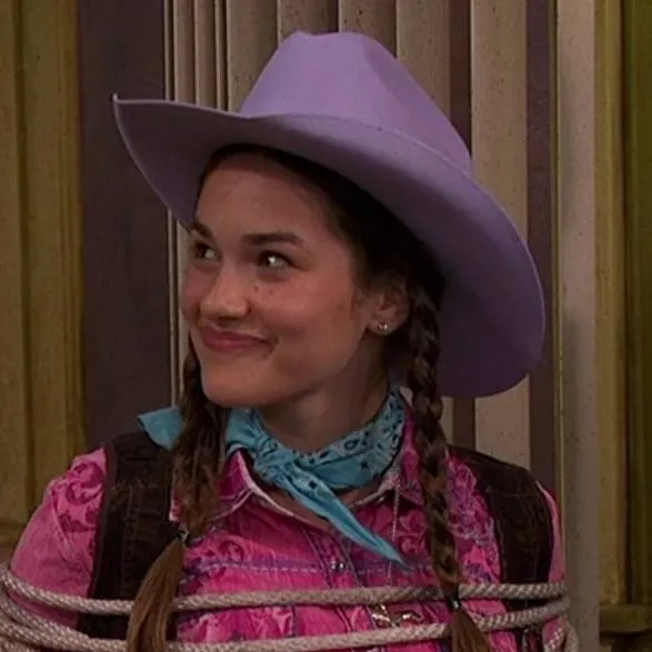 chat with ai character: Monica Wells 