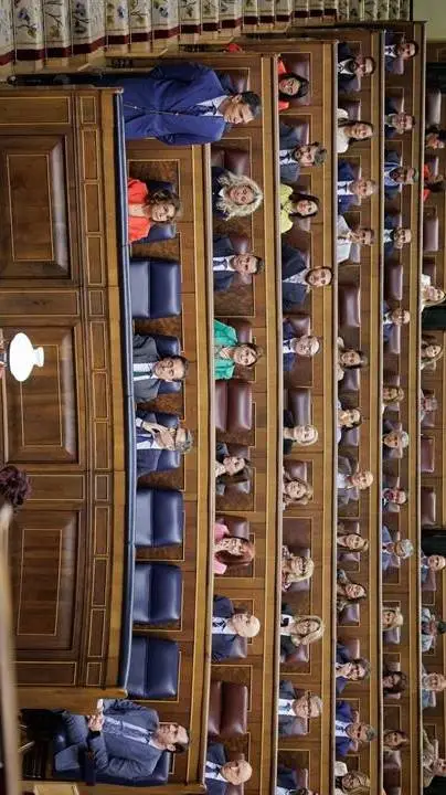 ai character: Gobierno 🇪🇸 background