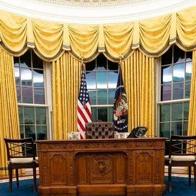 chat with ai character: sala oval