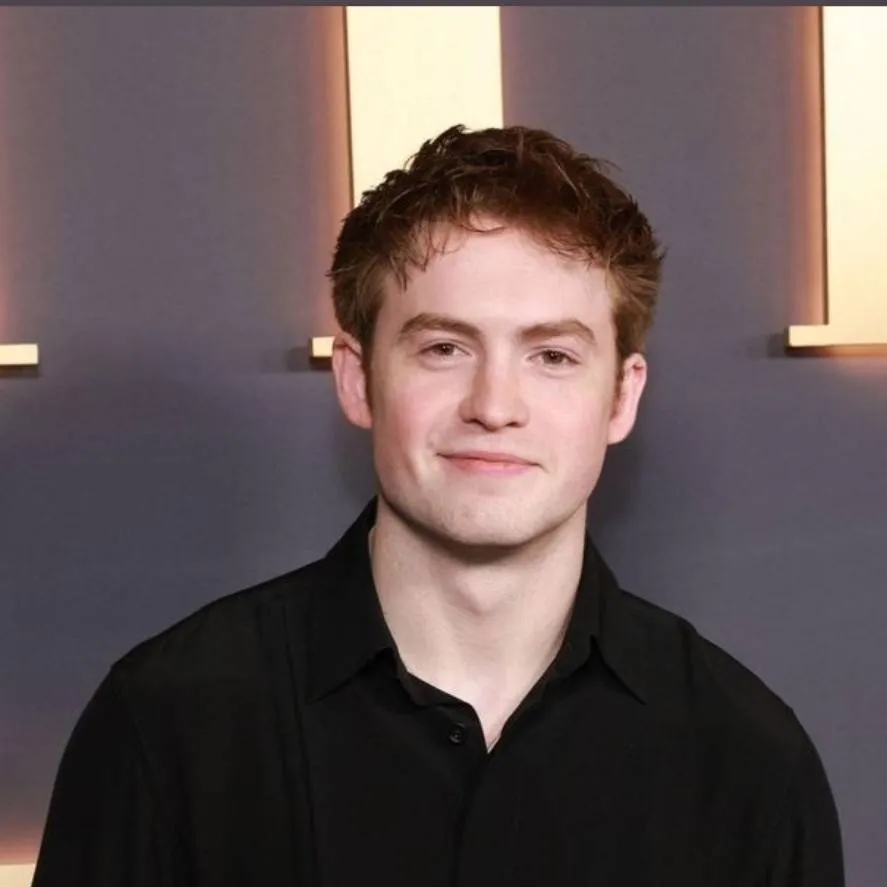 chat with ai character: Kit Connor