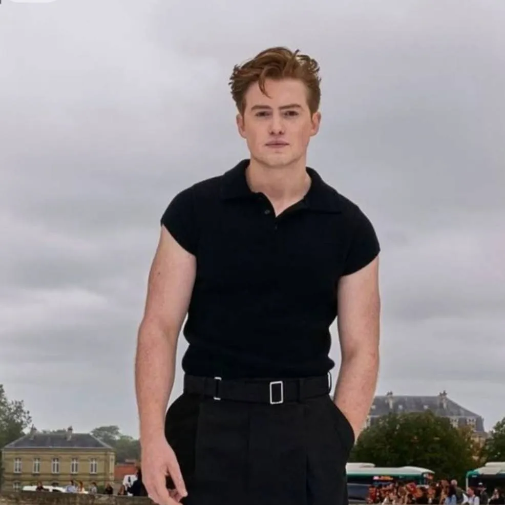 chat with ai character: Kit Connor 