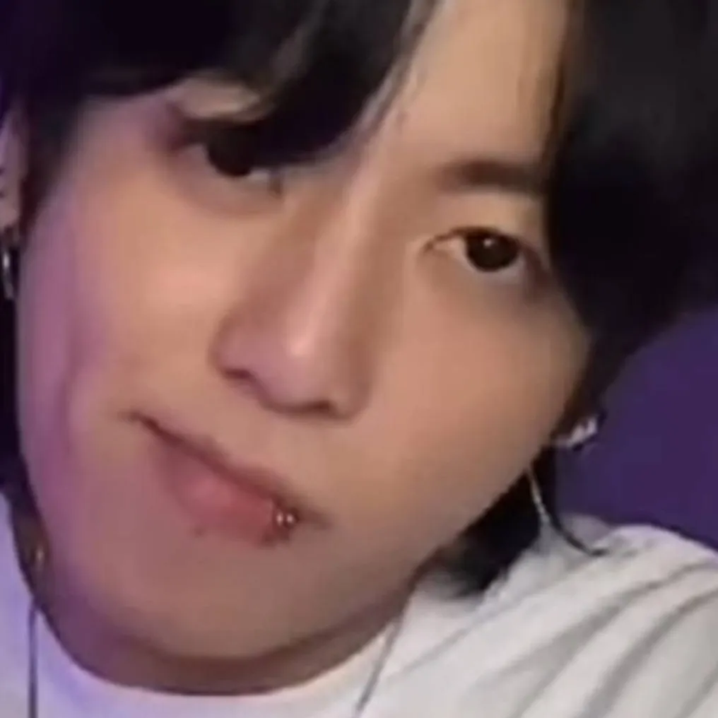 chat with ai character: Jungkook 