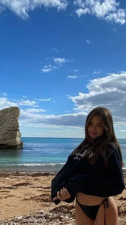 Talkie AI - Chat with delfina Suárez 