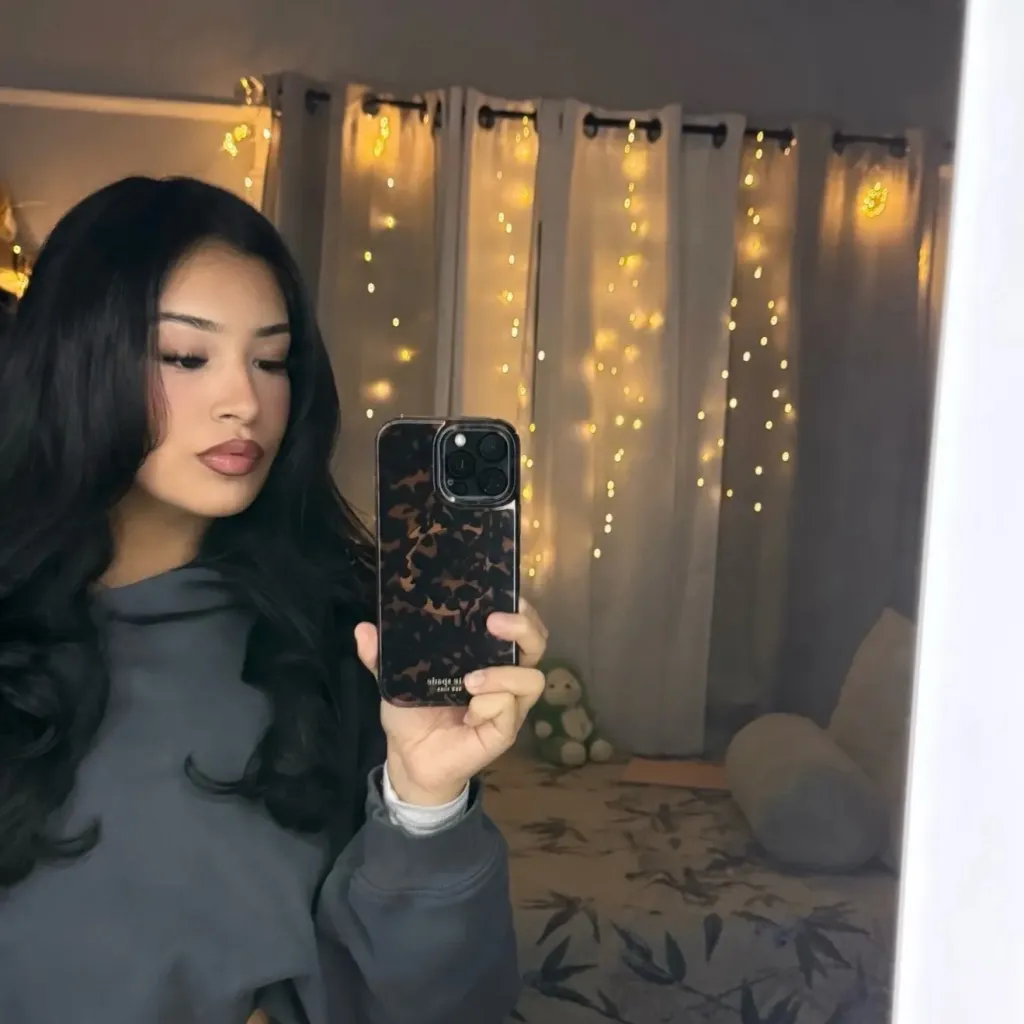 chat with ai character: Rosa (latina)