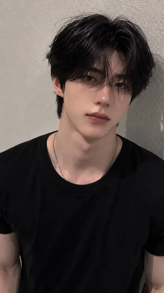 ai character: Daniel  background