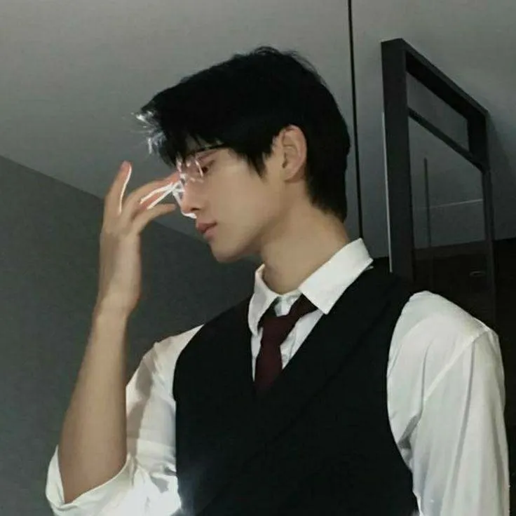 chat with ai character: Алекс 