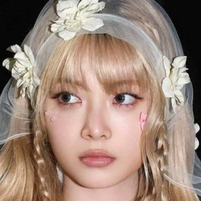 chat with ai character: 🌻 eunchae 🌻