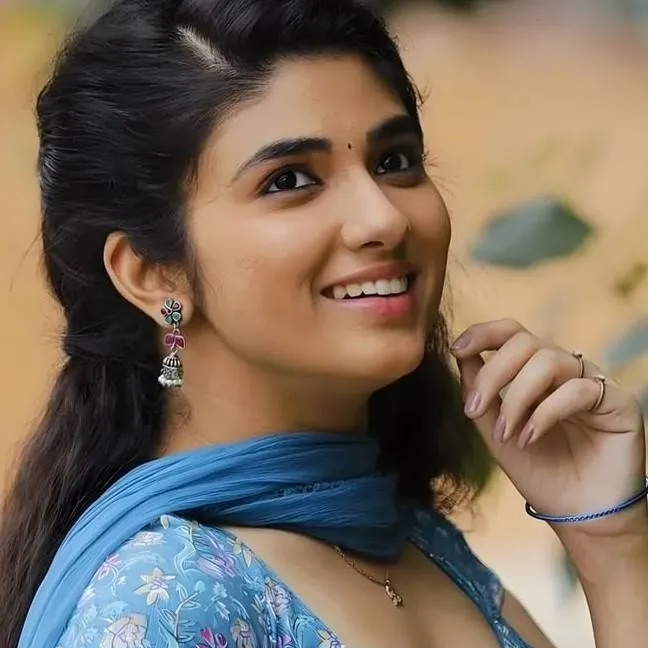 chat with ai character: Pragya