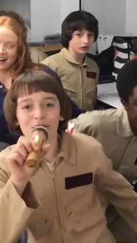 ai character: Stranger Things 🇮🇹 background
