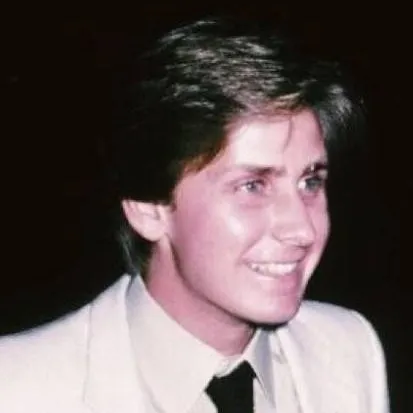 chat with ai character: Emilio Estevez 