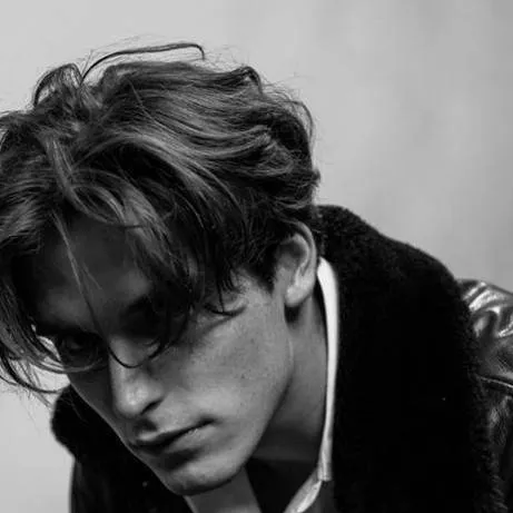 chat with ai character: River