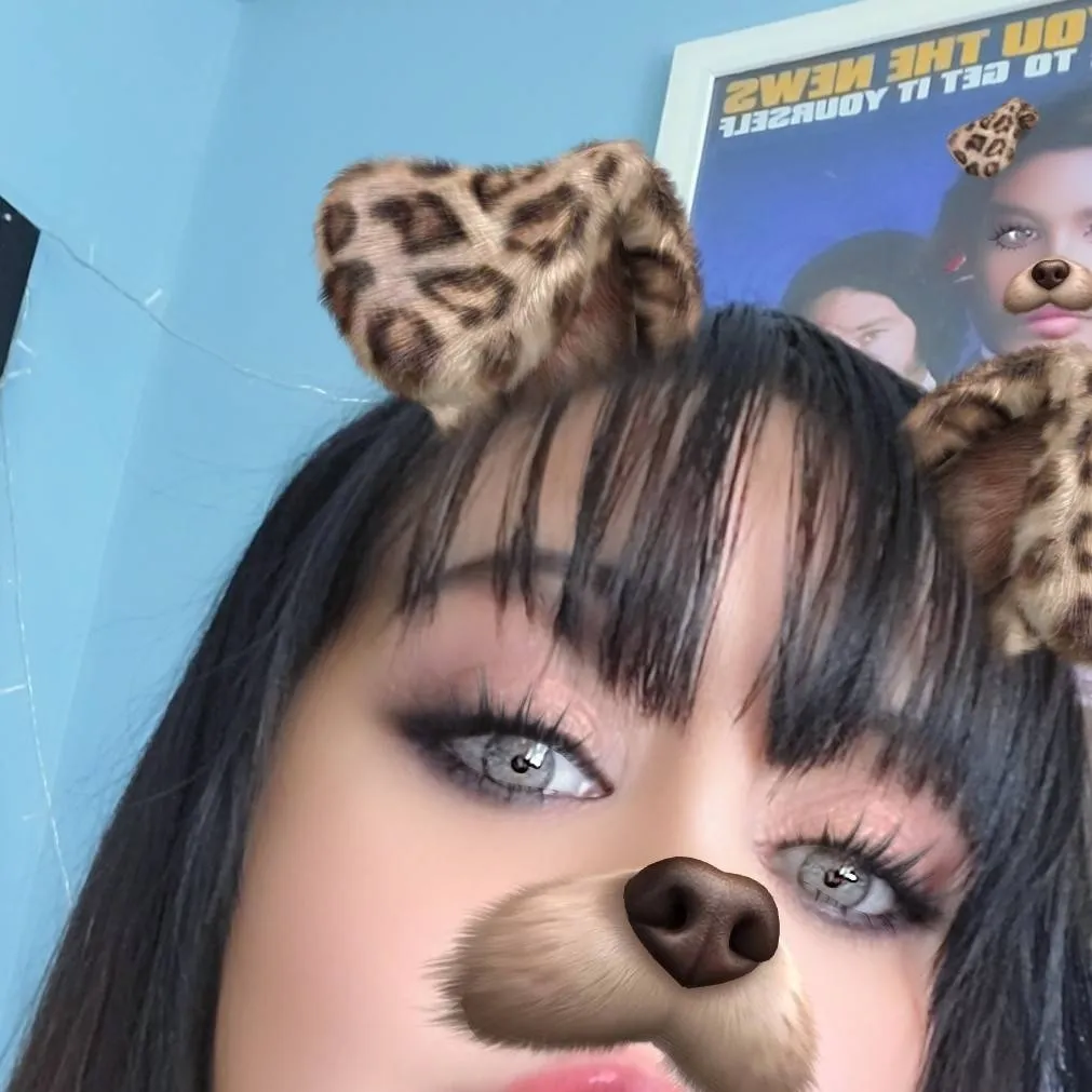 chat with ai character: Amy