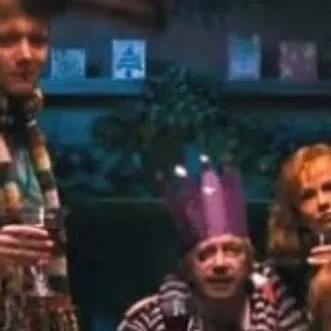 chat with ai character: Weasley Christmas
