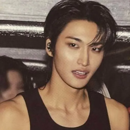chat with ai character: Park Seonghwa