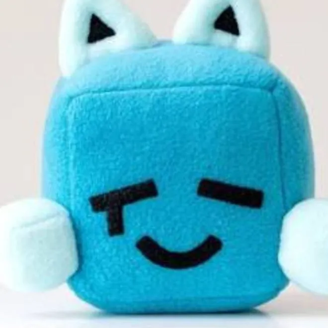 chat with ai character: Cube